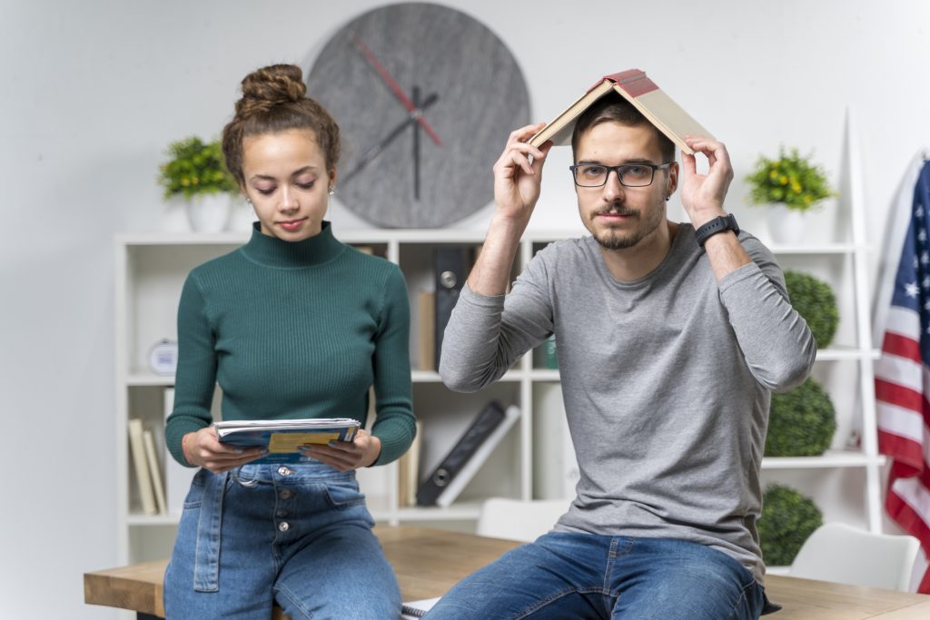 What Is the Difference Between a Silent and an Online Auction