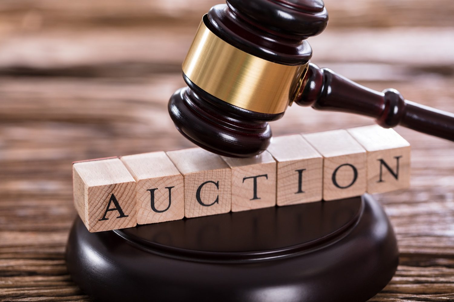 How to Delegate Auction Day Responsibilities